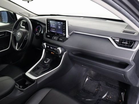 Used 2021 Toyota RAV4 XLE Premium image 9