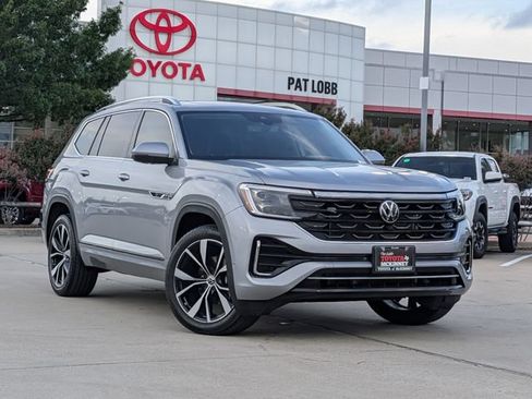 Used 2025 Volkswagen Atlas SEL Premium R-Line AWD/4WD image 2