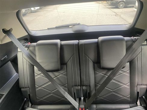 Used 2024 Volkswagen Atlas SE image 26