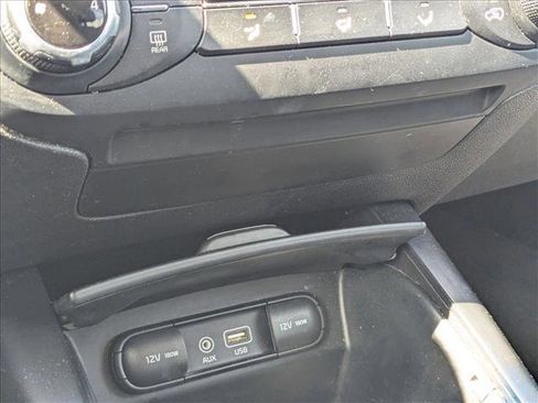 Used 2018 Kia Sorento LX V6 image 13