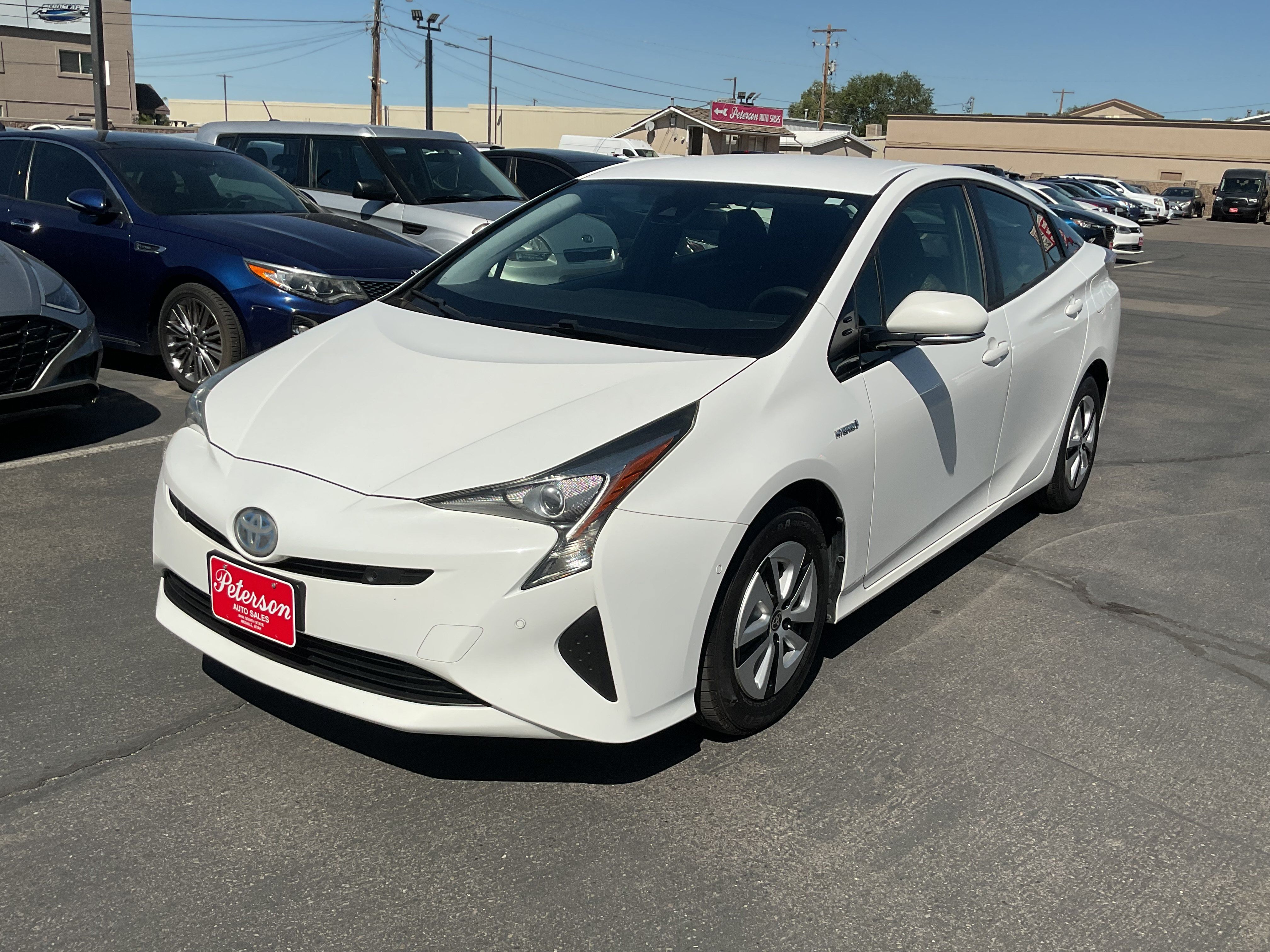Used 2017 Toyota Prius Two w/ Prius Two Safety Plus Package FWD image 2