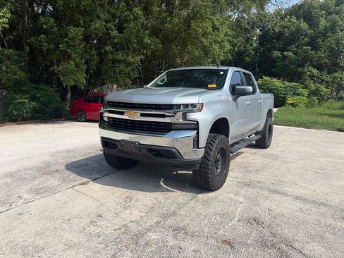 Used 2020 Chevrolet Silverado 1500 LT w/ Fleet Comfort Package AWD/4WD image 2