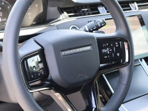 Certified 2026 Land Rover Range Rover Evoque Dynamic SE AWD/4WD image 18