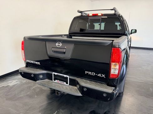 Used 2018 Nissan Frontier PRO-4X AWD/4WD image 5