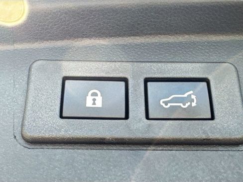 Certified 2025 Subaru Outback Limited AWD/4WD image 36