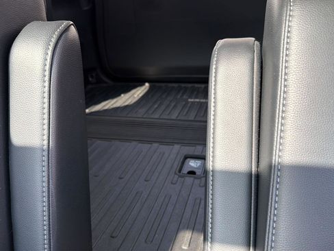 Used 2020 Toyota Highlander Platinum AWD/4WD image 30