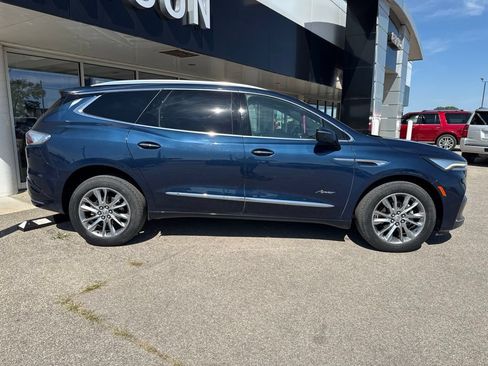 Used 2023 Buick Enclave Avenir w/ Avenir Technology Package AWD/4WD image 5
