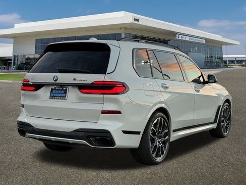 New 2026 BMW X7 M60i w/ Executive Package image 10