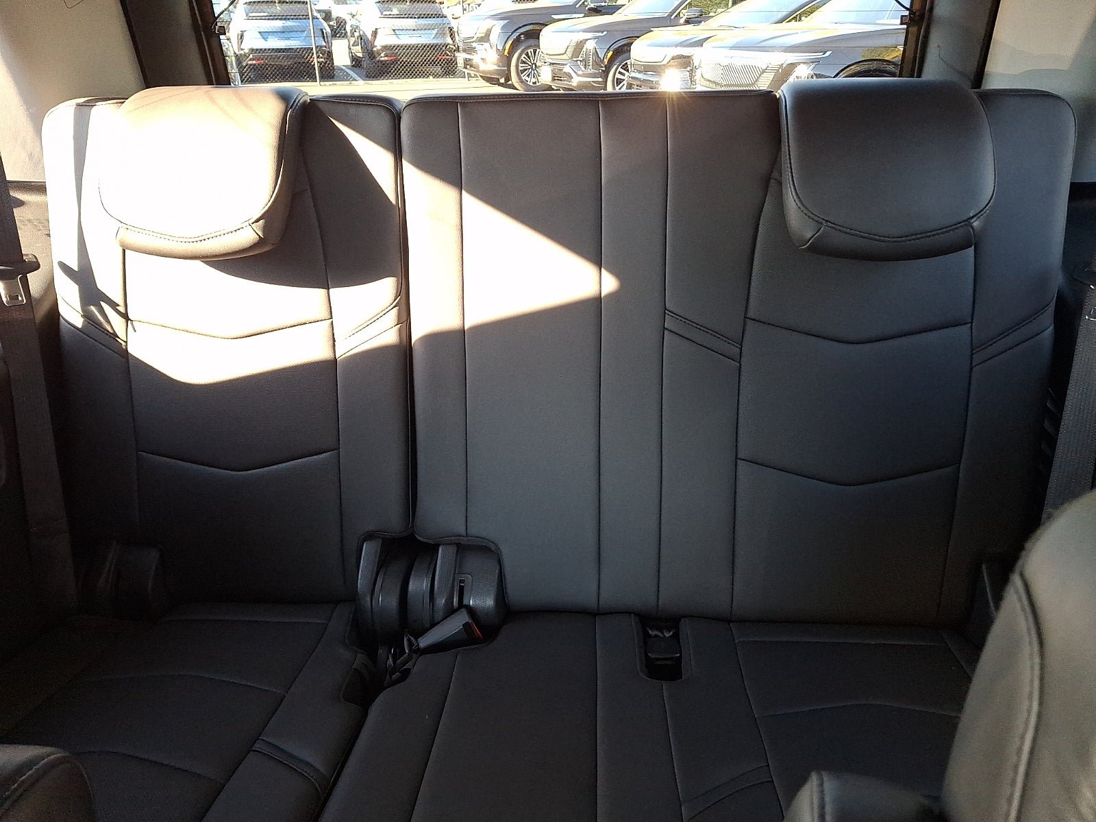 Used 2020 Cadillac Escalade Luxury AWD/4WD image 12