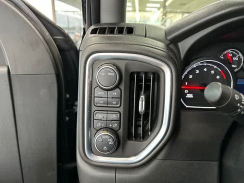 Used 2022 Chevrolet Silverado 1500 LT Trail Boss w/ Convenience Package II AWD/4WD image 12