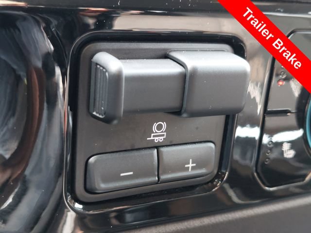 Certified 2024 Chevrolet Silverado 1500 LT Trail Boss w/ Convenience Package II AWD/4WD image 18