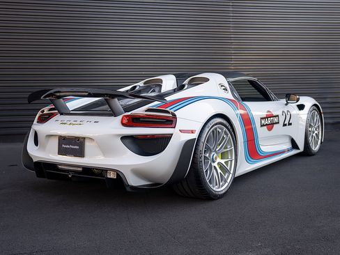 Used 2015 Porsche 918 Spyder Base w/Weissach Package image 31