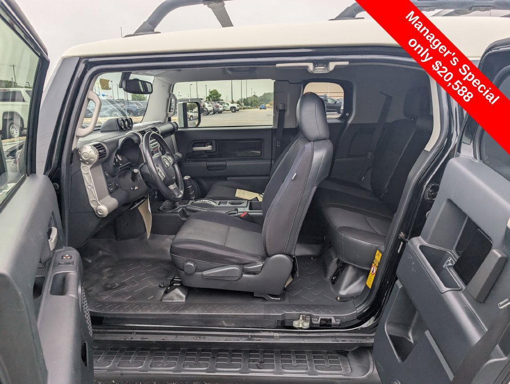 Used 2014 Toyota FJ Cruiser 4WD w/ Upgrade Package image 11