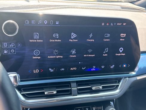 Used 2025 Chevrolet Equinox EV LT w/ Convenience Package FWD image 19