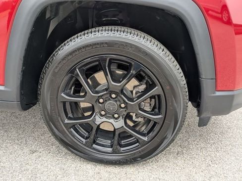 Used 2025 Jeep Compass Latitude w/ Altitude Special Edition image 10