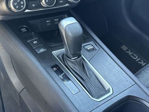 Used 2025 Nissan Kicks SV FWD image 13