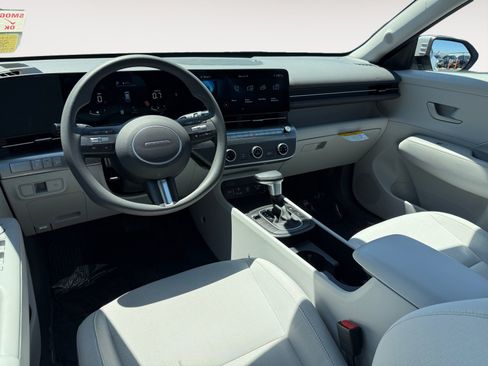 Certified 2025 Hyundai Kona SE FWD image 15