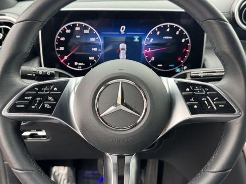 Used 2025 Mercedes-Benz GLC 300 4MATIC image 24
