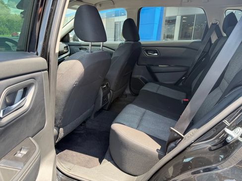 Used 2025 Nissan Rogue SV AWD/4WD image 9