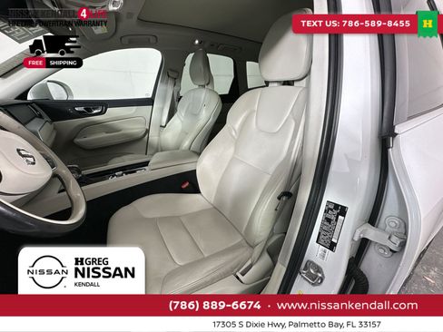 Used 2018 Volvo XC60 T5 Momentum w/ Convenience Package image 15