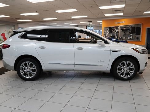 Used 2018 Buick Enclave Avenir w/ Avenir Technology Package image 13