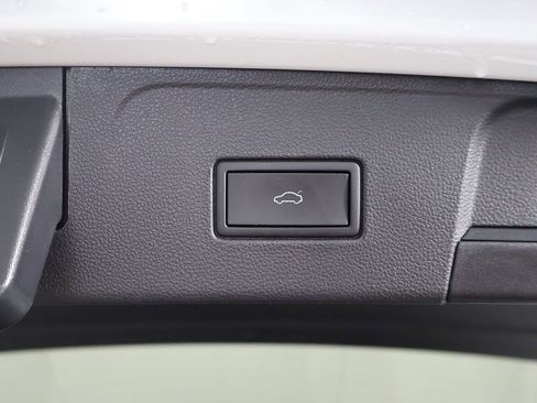 Used 2023 Volkswagen Atlas SE image 40