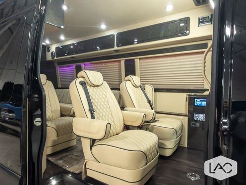 Used 2019 Mercedes-Benz Sprinter 170 Cargo image 2