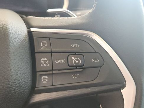Certified 2025 Jeep Grand Cherokee Laredo X w/ Luxury Tech Group I RWD image 27
