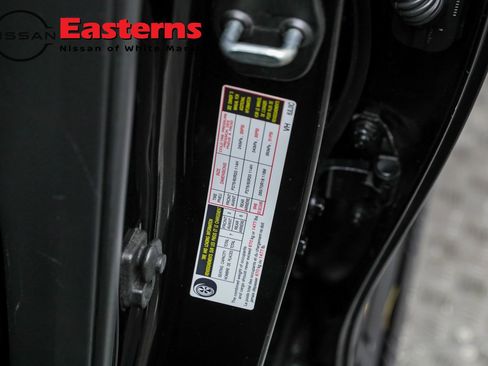 Used 2023 Nissan Armada SL w/ Midnight Edition Package image 42