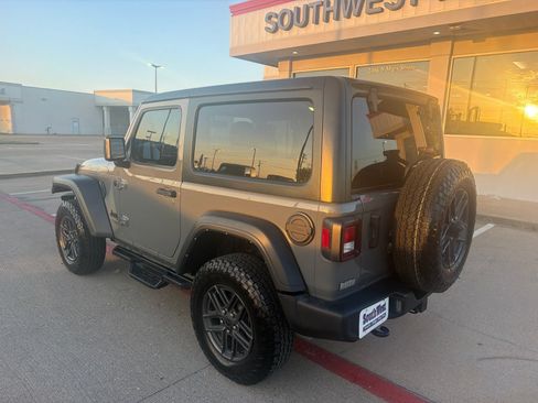 Used 2021 Jeep Wrangler Sport AWD/4WD image 7