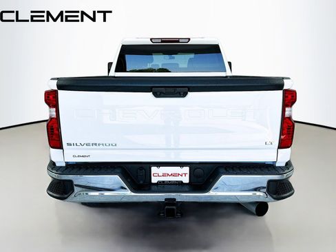 Used 2022 Chevrolet Silverado 2500 LT w/ Convenience Package AWD/4WD image 8