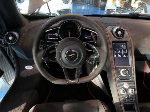 Used 2015 McLaren 650S Spider RWD image 20