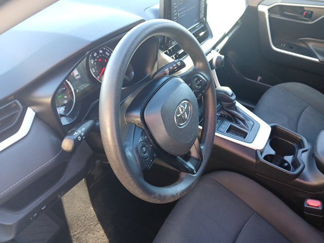 Used 2021 Toyota RAV4 LE FWD image 14