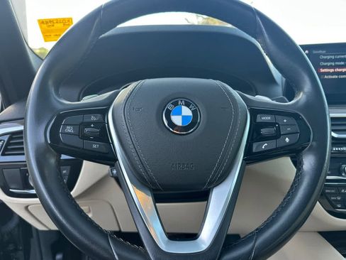 Used 2019 BMW 530e image 25