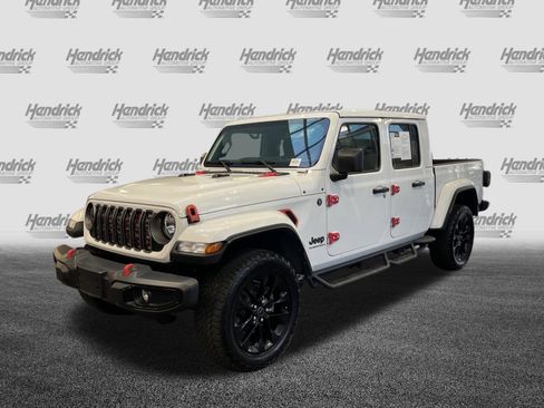 Used 2025 Jeep Gladiator Sport AWD/4WD image 6
