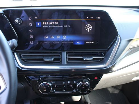 Used 2025 Chevrolet Trax ACTIV w/ Driver Confidence Package FWD image 14