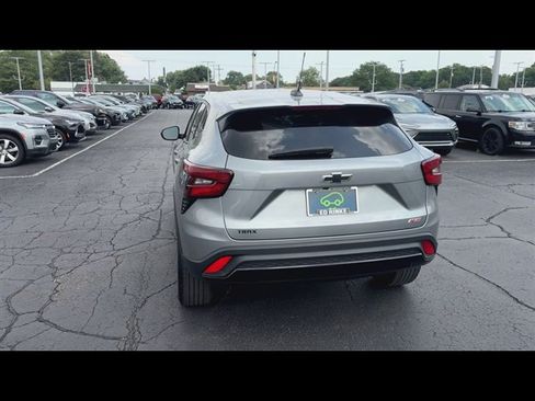 Certified 2024 Chevrolet Trax RS w/ Driver Confidence Package FWD image 7
