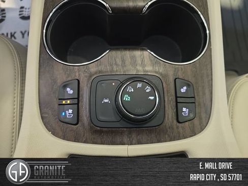 Used 2023 GMC Acadia Denali w/ Denali Technology Package AWD/4WD image 38