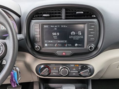 Certified 2025 Kia Soul LX w/ LX Technology Package FWD image 19