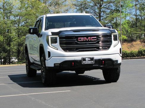 Used 2023 GMC Sierra 1500 AT4 w/ Technology Package image 11