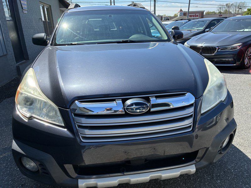 Used 2013 Subaru Outback 2.5i Limited w/ Moonroof Pkg AWD/4WD image 2