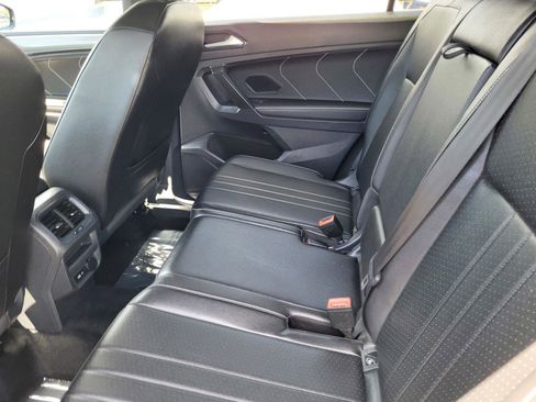 Certified 2022 Volkswagen Tiguan SE R-Line FWD image 16
