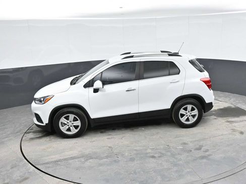Used 2019 Chevrolet Trax LT w/ LT Convenience Package FWD image 30