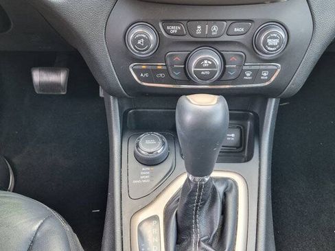 Used 2015 Jeep Cherokee Limited AWD/4WD image 26