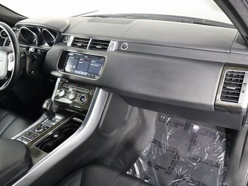 Used 2017 Land Rover Range Rover Sport SE AWD/4WD image 9