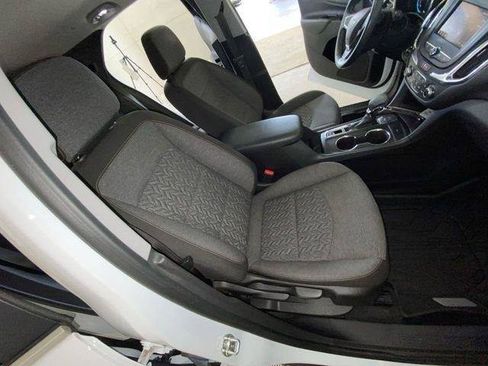 Used 2023 Chevrolet Equinox LT FWD image 18