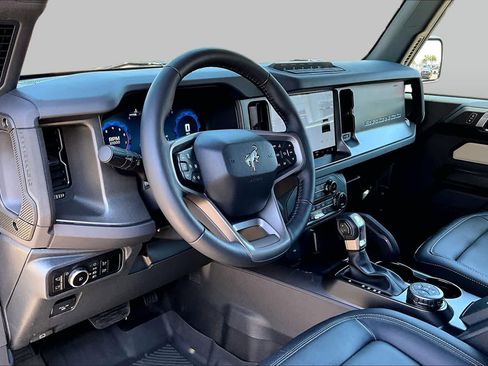 Certified 2025 Ford Bronco Badlands AWD/4WD image 18
