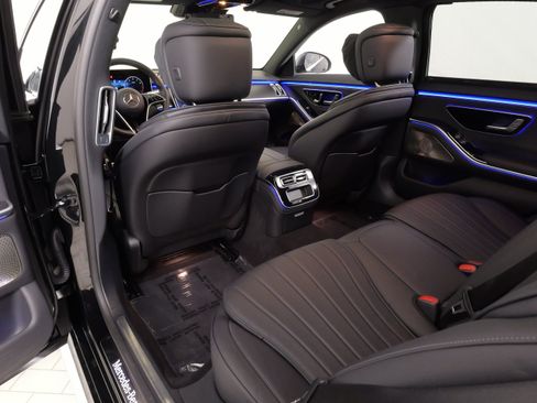 Used 2022 Mercedes-Benz S 500 4MATIC w/ AMG Line Package image 33