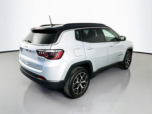 Used 2025 Jeep Compass Limited AWD/4WD image 7