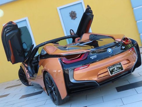Used 2019 BMW i8 Roadster AWD/4WD image 10